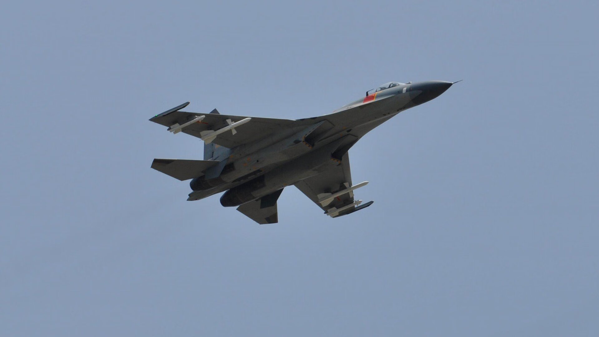 勒沃库森连续推进制造中路空档,勒沃库森lg